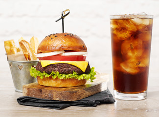 Burger, fried fries and cola