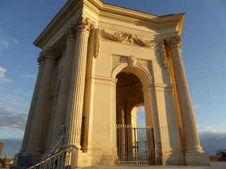 Montpellier, ciudad del sur de Francia, en la región de Occitania y capital del departamento Hérault. 