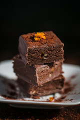 Gateau barre au chocolat et noisette