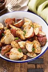 Roasted potatoes with herbs