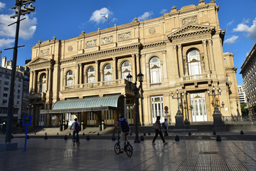 Fototapeta na wymiar Théâtre Colon à Buenos Aires, Argentine