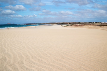 Fototapeta na wymiar Beach Santa Maria, Kap Verde