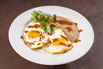 Huevos Estrellados