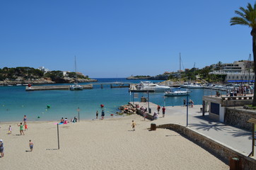 Fototapeta na wymiar Porto Christo, Majorka, plaża w zatoczce