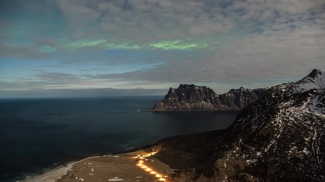 Timelapse d'une aurore bor&eacute;ale Dans les &Icirc;les Lofoten
