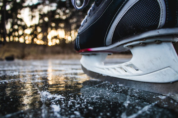 łyżwa na lodzie © Sylwester