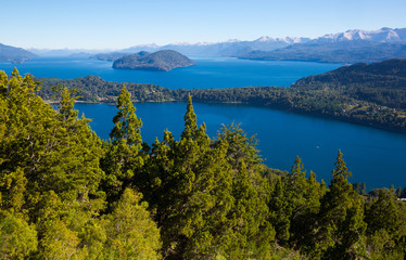 Fototapeta na wymiar Lago Nahuel Huapi and Cerro Campanario