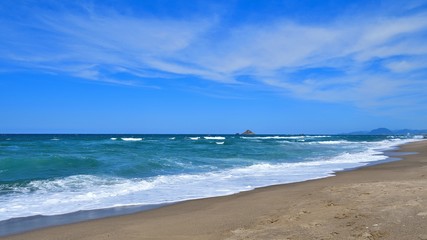 三角形の島と日本海