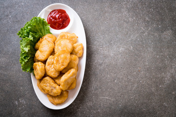 Chicken nuggets with sauce