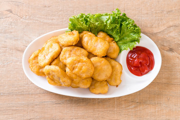 Chicken nuggets with sauce