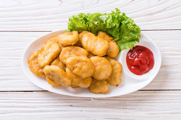 Chicken nuggets with sauce