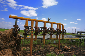 Oil pipes and valves