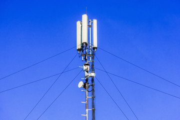 Antenna of cellular operator fixed on metal cables