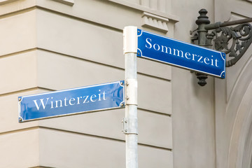 Schild 323 - Winterzeit