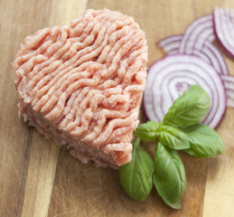 viande hachée en forme de cœur