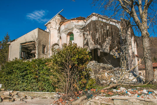 Chiesa di Pretare distrutta dal terremoto