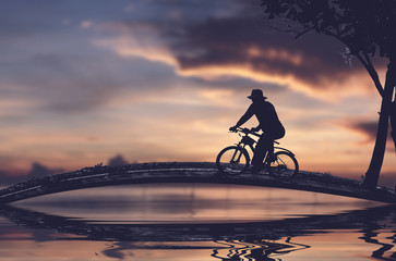 Fototapeta premium silhouette biker