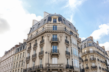 Fototapeta na wymiar house in Paris, France
