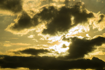 Obraz premium Chmury tło.Chmury przed zachodem słońca.Niebo przed zachodem słońca.