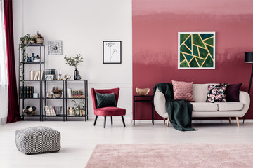 Living room with red wall - obrazy, fototapety, plakaty