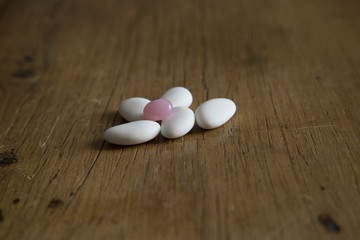 confetti e caramelle colorate per bomboniere