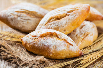 Knusprige brötchen vom Bäcker