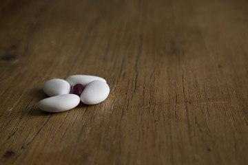 confetti per matrimonio e caramelle colorate