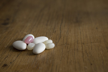 confetti per matrimonio e caramelle colorate