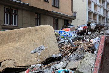 Schuttcontainer f&uuml;r Bauschutt
