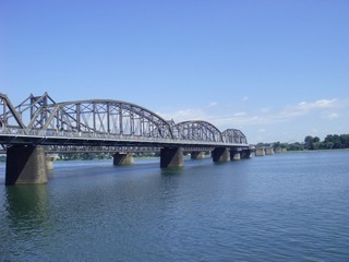 Fototapeta na wymiar Dan-dong Bridge
