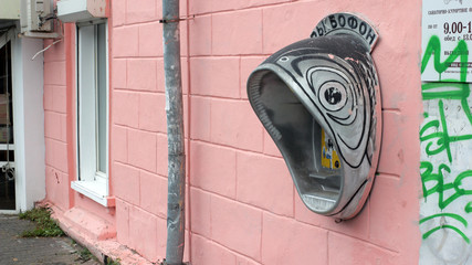 taxafon in the form of a fish head
