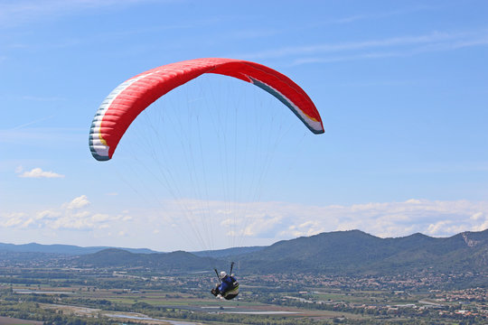 Paraglider in the Frengh Alps