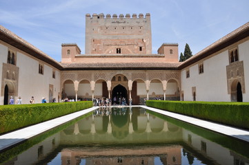 Fototapeta premium Granada-Alhambra-Wasserbecken