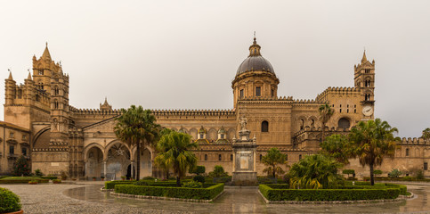 Fototapeta premium Metropolitan Cathedral of the Assumption of Virgin Mary in Palermo