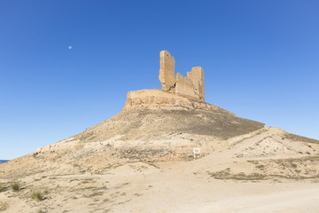 Fototapeta na wymiar landscape with a view of the castle in Montuenga de Soria, province of Soria, Spain