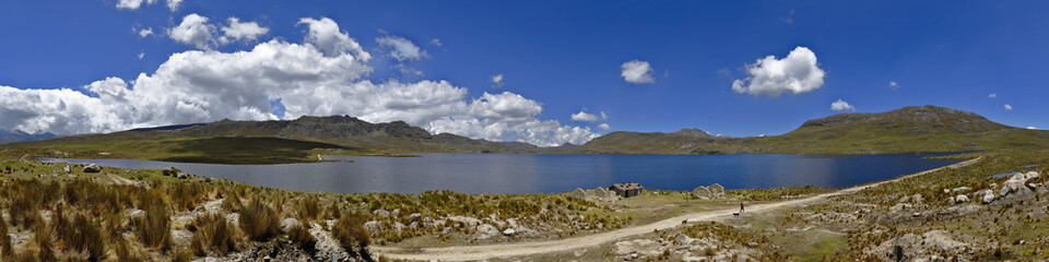 Laguna Huacracocha © Jonathan Chancasana