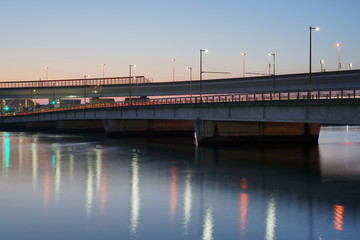 福岡西の都市風景　橋と都市高速の夜景