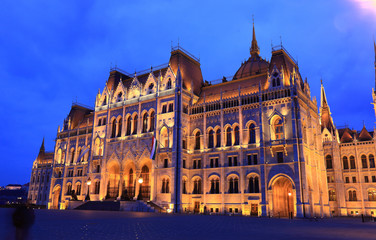 Fototapeta premium Parlamentsgebäude in Budapest, Ungarn
