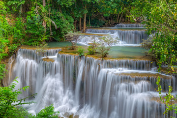 Fototapeta na wymiar Beautiful Huay Mae Kamin Waterfall in Khuean Srinagarindra National Park, Kanchanaburi Province. Thailand