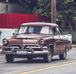 Fototapeta na wymiar HDR Foto von einem amerikanischen historischen Auto