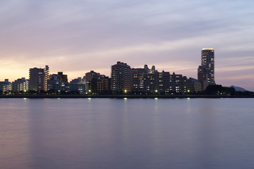 Obraz premium 福岡市西区の夜景都市風景