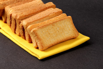 crispy rusk, cake rusk