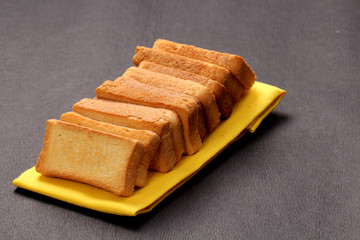 crispy rusk, cake rusk