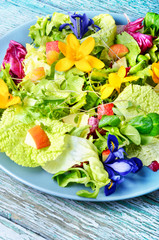 Edible flowers salad