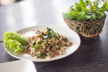 Spicy minced chicken salad