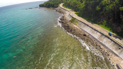 Obraz premium Winding road along the coast of the Philippines