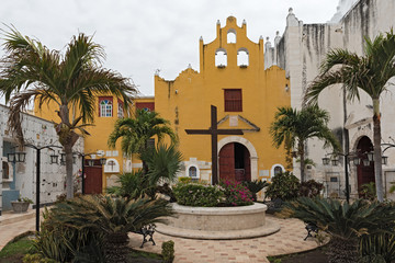 Garden of the Cathedral san francisco de campeche with museum, mexico