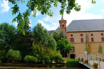 moyenmoutier, son parc, son église. 