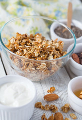 granola with yogurt