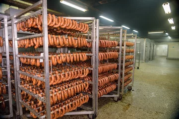 Papier Peint photo Lavable Viande meat sausage processing in factory